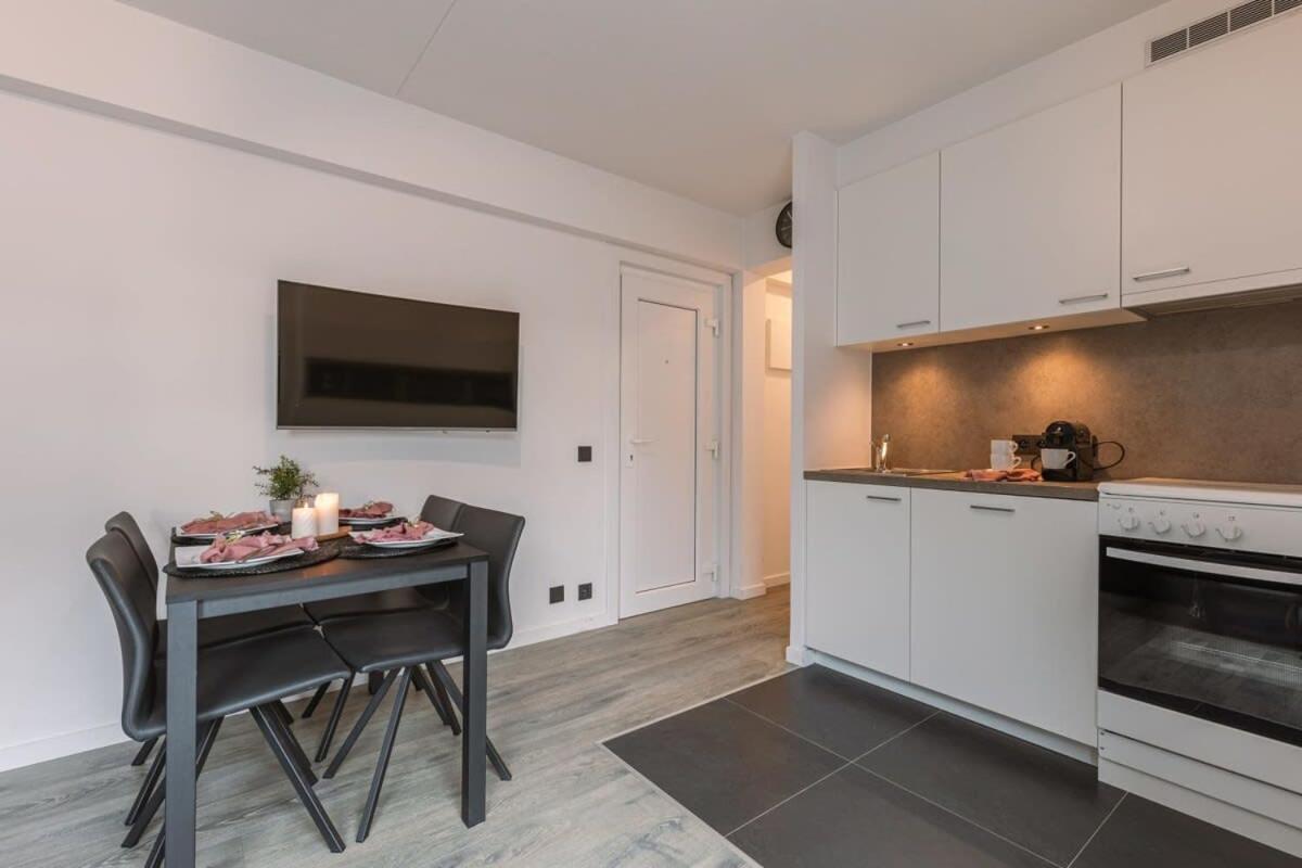 Huswell - Sunny Apartment In Knokke-Heist With Big Terrace Eksteriør bilde
